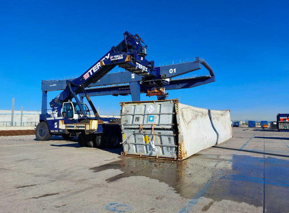 el port de barcelona realitza amb èxit un simulacre d’accident a la terminal de best